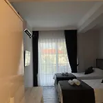 Lägenhet Moni Homes